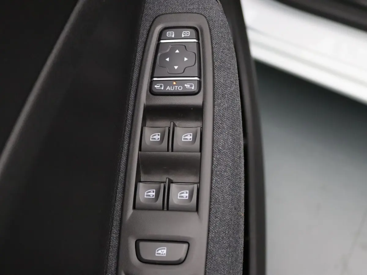 R135 Intens 52 kWh KOOPBATTERIJ Apple Carplay/Android Auto | Climate