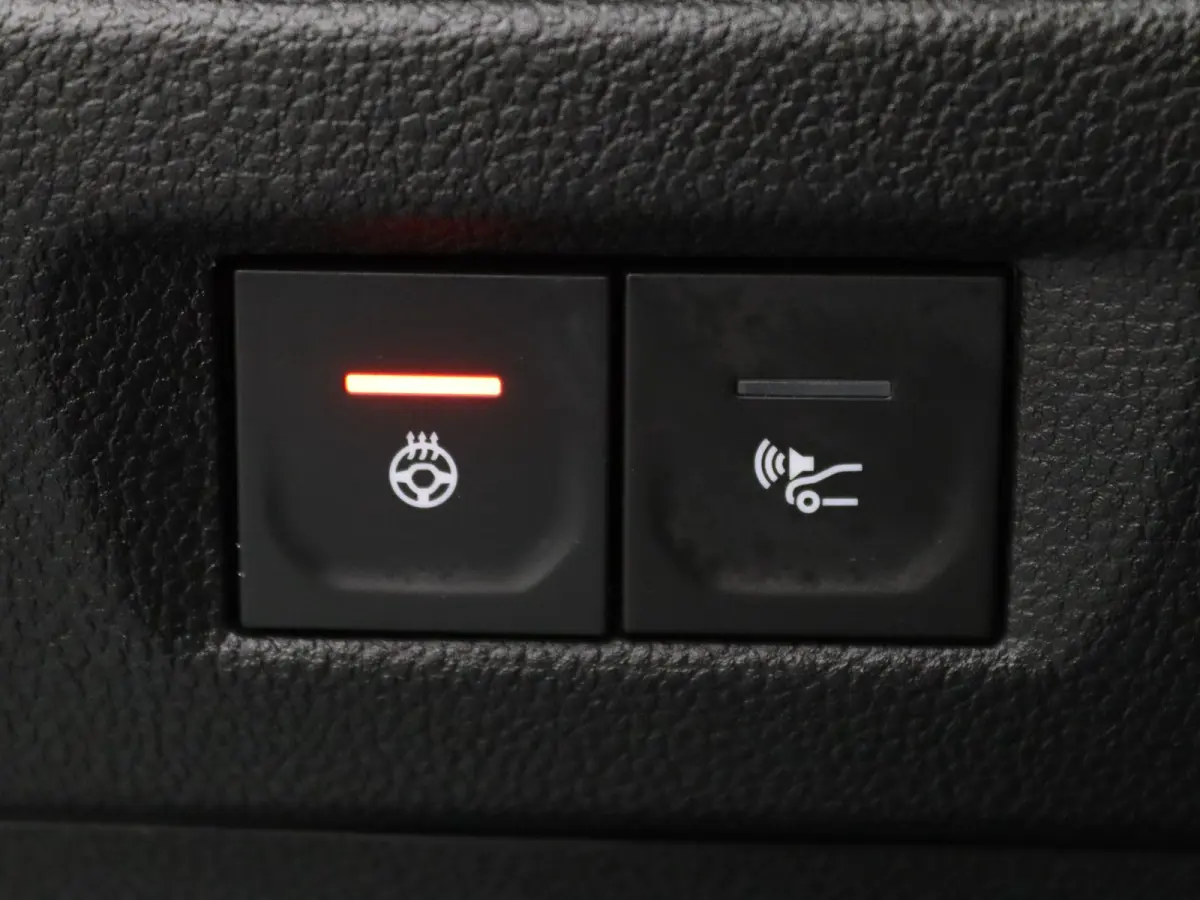 R135 Intens 52 kWh KOOPBATTERIJ Apple Carplay/Android Auto | Climate