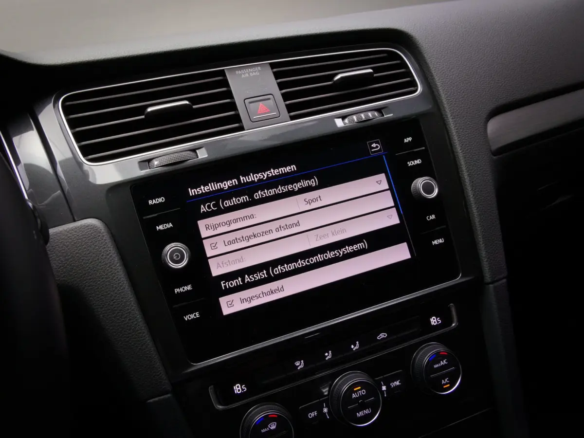 1.4 TSI Comfortline Business (ADAPTIVE CRUISE, APPLE CARPLAY/ANDROID AUTO, DIGITAL COCKPIT, TREKHAAK, PDC)