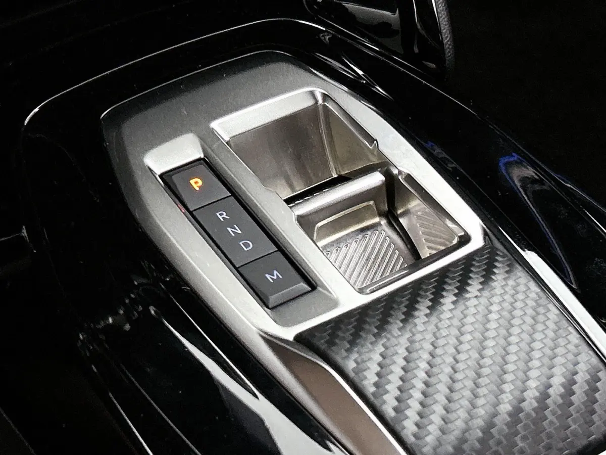 GT Hybrid 145pk Automaat | Navigatie | 360° Camera | Climate Control | Adaptieve Cruise Control | Parkeersensoren v+a | Armsteun | Keyless | Full Led koplampen | Dodehoeksensor| Leder/stof 