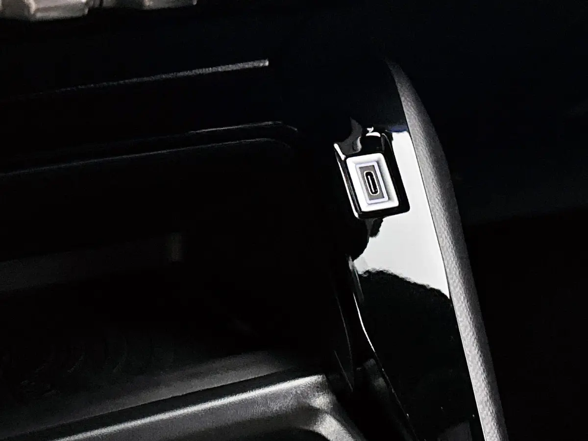 GT Hybrid 145pk Automaat | Navigatie | 360° Camera | Climate Control | Adaptieve Cruise Control | Parkeersensoren v+a | Armsteun | Keyless | Full Led koplampen | Dodehoeksensor| Leder/stof 
