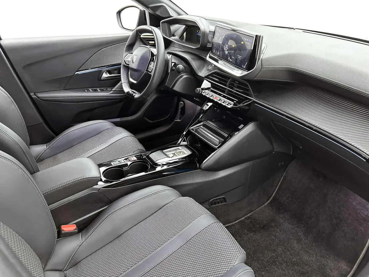 GT Hybrid 145pk Automaat | Navigatie | 360° Camera | Climate Control | Adaptieve Cruise Control | Parkeersensoren v+a | Armsteun | Keyless | Full Led koplampen | Dodehoeksensor| Leder/stof 