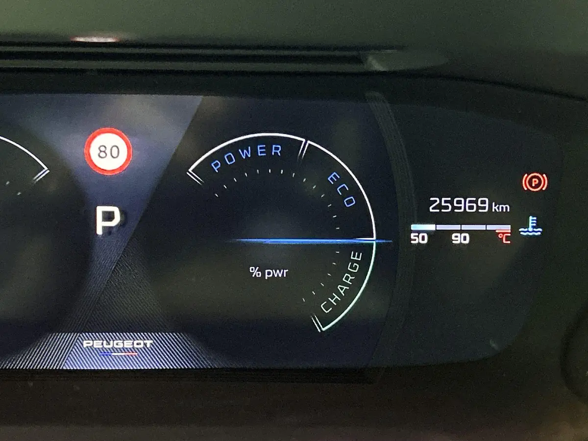 GT Hybrid 145pk Automaat | Navigatie | 360° Camera | Climate Control | Adaptieve Cruise Control | Parkeersensoren v+a | Armsteun | Keyless | Full Led koplampen | Dodehoeksensor| Leder/stof 