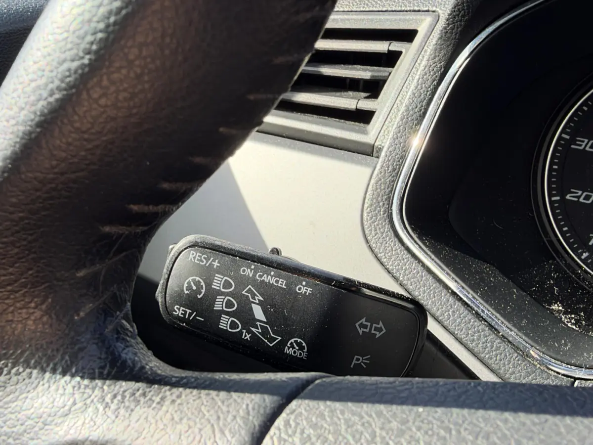 1.0 TSI Business | Cruise Control | Apple CarPlay/Android Auto | Airco | lichtmetalen velgen 17" |