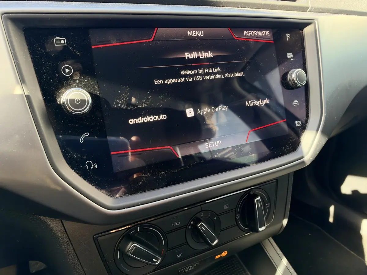 1.0 TSI Business | Cruise Control | Apple CarPlay/Android Auto | Airco | lichtmetalen velgen 17" |