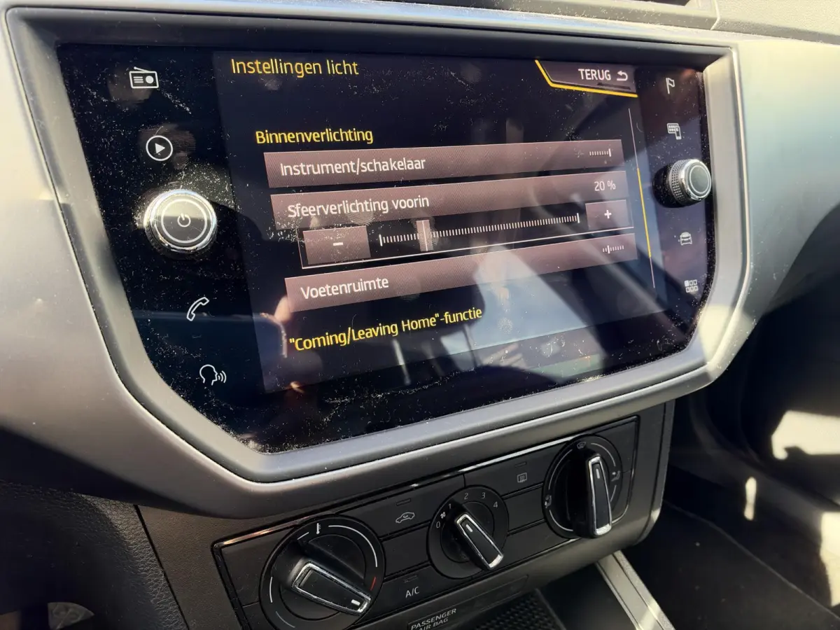 1.0 TSI Business | Cruise Control | Apple CarPlay/Android Auto | Airco | lichtmetalen velgen 17" |