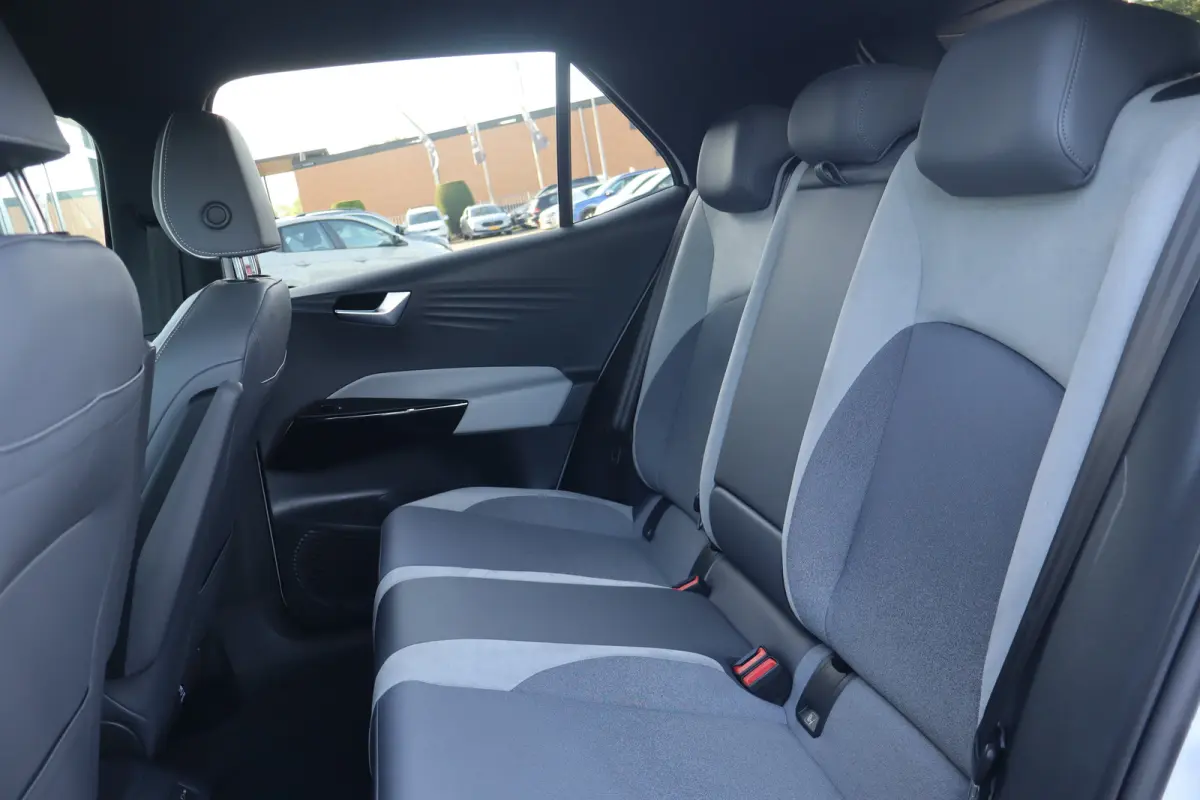 First Plus 58 kWh | Achteruitrijcamera | Apple Carplay/Android Auto|telefoonintegratie premium | Extra getint glas