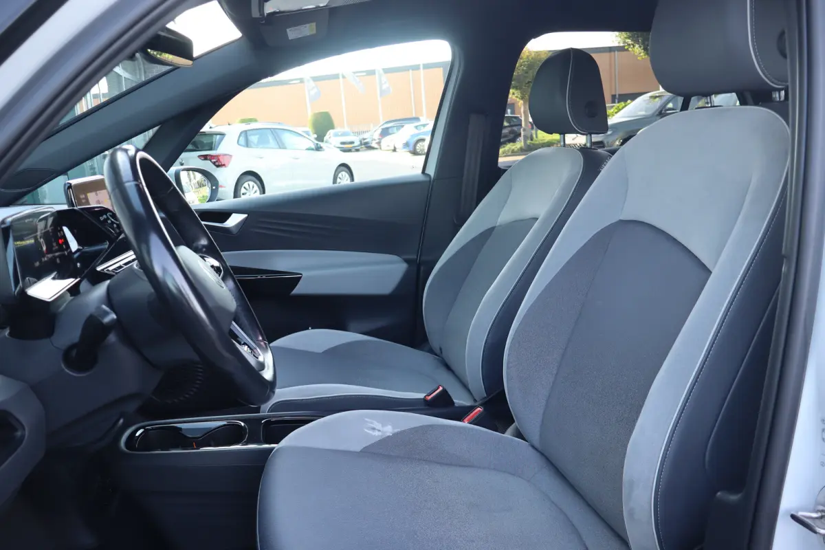 First Plus 58 kWh | Achteruitrijcamera | Apple Carplay/Android Auto|telefoonintegratie premium | Extra getint glas