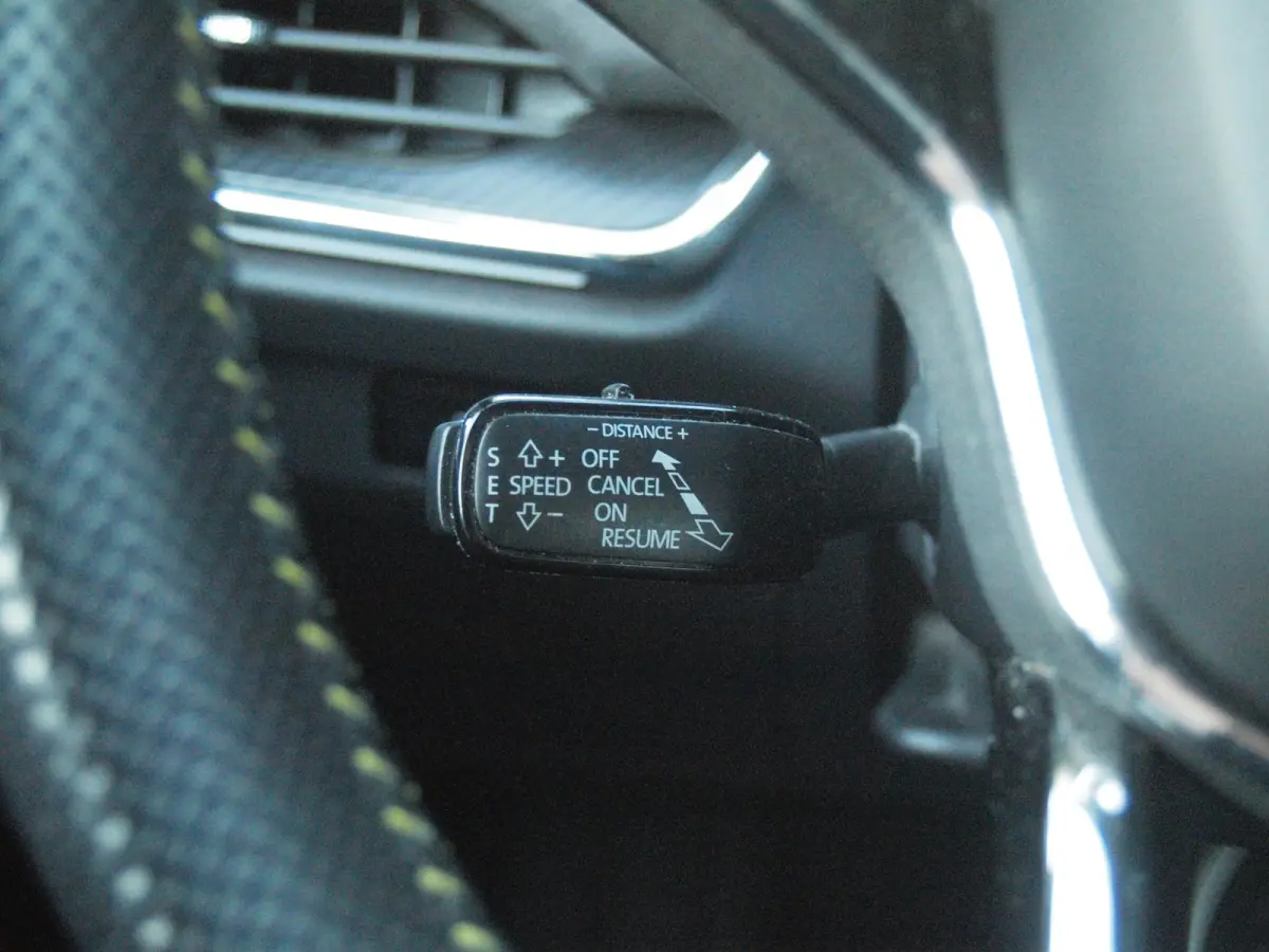 iV 80 RS | Panoramadak | Trekhaak | Canton | Head-Up Display | Camera | RS-stoelen | NL-Auto |