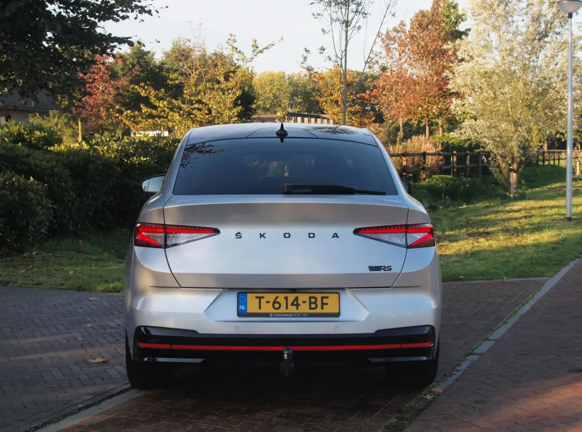 iV 80 RS | Panoramadak | Trekhaak | Canton | Head-Up Display | Camera | RS-stoelen | NL-Auto |