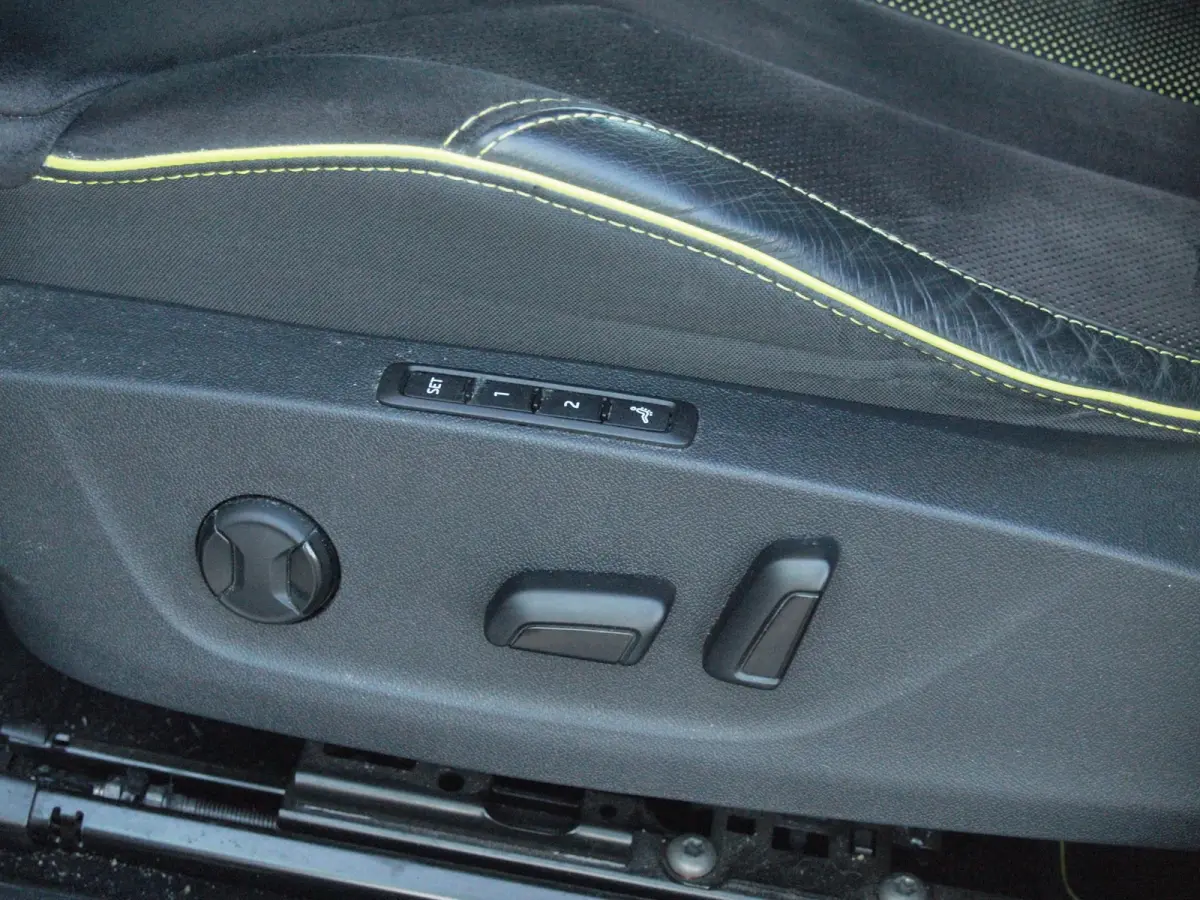 iV 80 RS | Panoramadak | Trekhaak | Canton | Head-Up Display | Camera | RS-stoelen | NL-Auto |