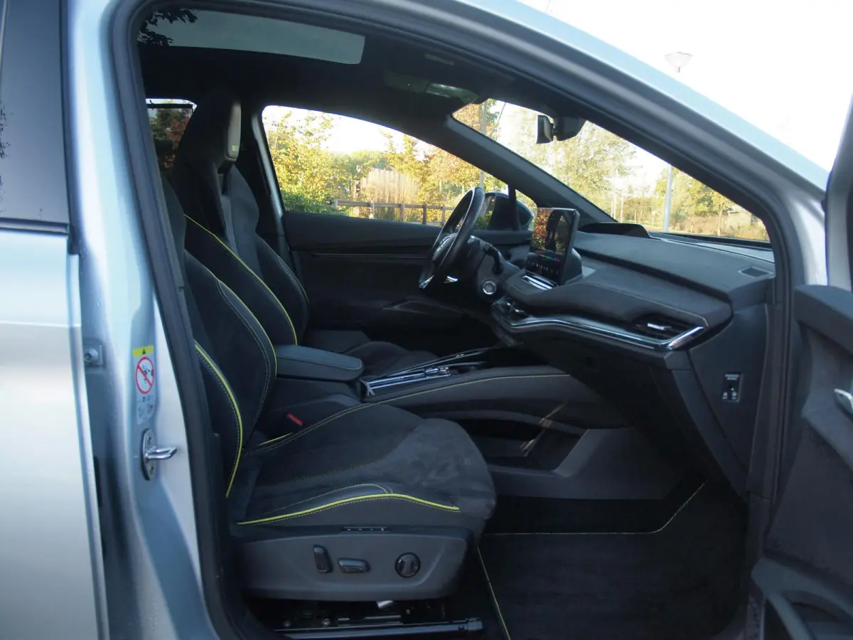iV 80 RS | Panoramadak | Trekhaak | Canton | Head-Up Display | Camera | RS-stoelen | NL-Auto |