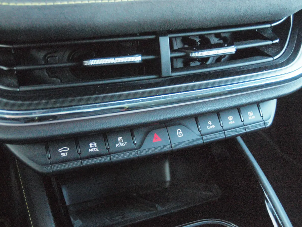 iV 80 RS | Panoramadak | Trekhaak | Canton | Head-Up Display | Camera | RS-stoelen | NL-Auto |