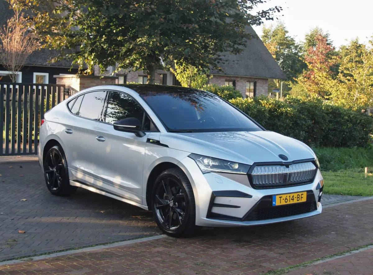 iV 80 RS | Panoramadak | Trekhaak | Canton | Head-Up Display | Camera | RS-stoelen | NL-Auto |