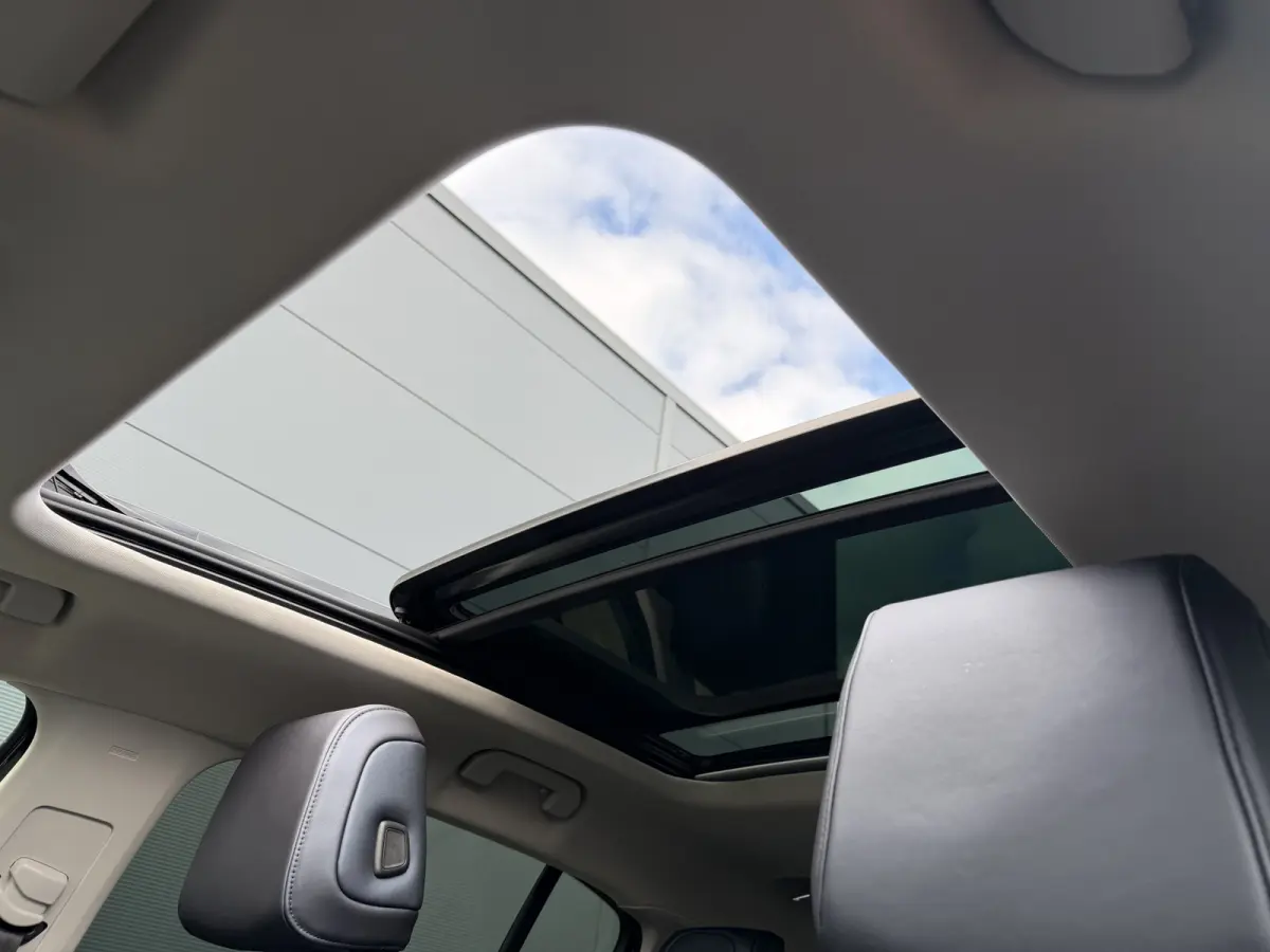 225pk Plug-in Hybrid Shine (Elektrisch Schuifdak - Trekhaak - Leder incl verwarming/massage/geheugen - Elektrische Klep - 360gr Camera - Adaptieve Cruise Controle)