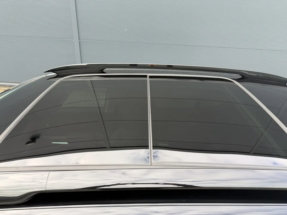 225pk Plug-in Hybrid Shine (Elektrisch Schuifdak - Trekhaak - Leder incl verwarming/massage/geheugen - Elektrische Klep - 360gr Camera - Adaptieve Cruise Controle)