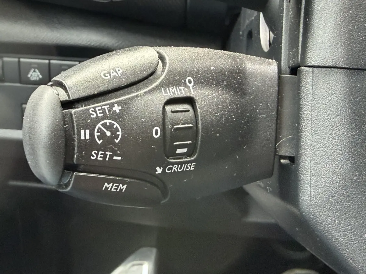 225pk Plug-in Hybrid Shine (Elektrisch Schuifdak - Trekhaak - Leder incl verwarming/massage/geheugen - Elektrische Klep - 360gr Camera - Adaptieve Cruise Controle)