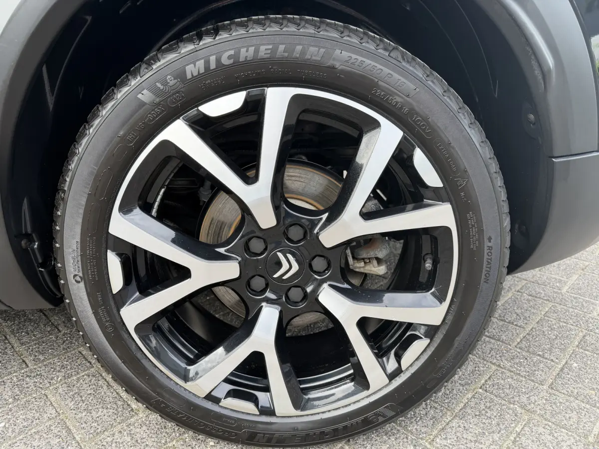 225pk Plug-in Hybrid Shine (Elektrisch Schuifdak - Trekhaak - Leder incl verwarming/massage/geheugen - Elektrische Klep - 360gr Camera - Adaptieve Cruise Controle)