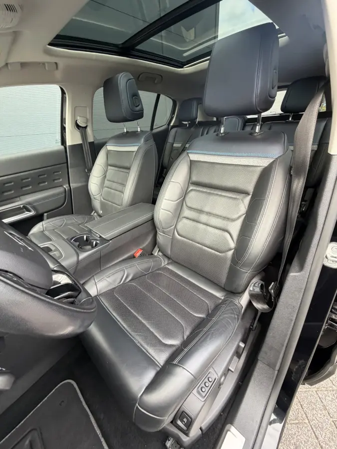 225pk Plug-in Hybrid Shine (Elektrisch Schuifdak - Trekhaak - Leder incl verwarming/massage/geheugen - Elektrische Klep - 360gr Camera - Adaptieve Cruise Controle)