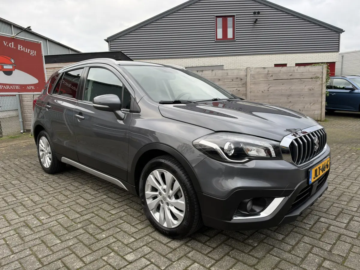 1.0 Boosterjet Select | Automaat | Navigatie | Camera