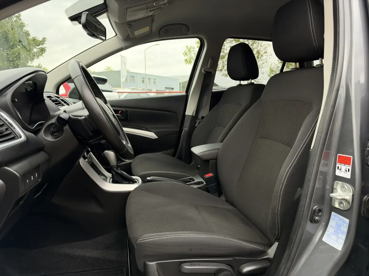 1.0 Boosterjet Select | Automaat | Navigatie | Camera