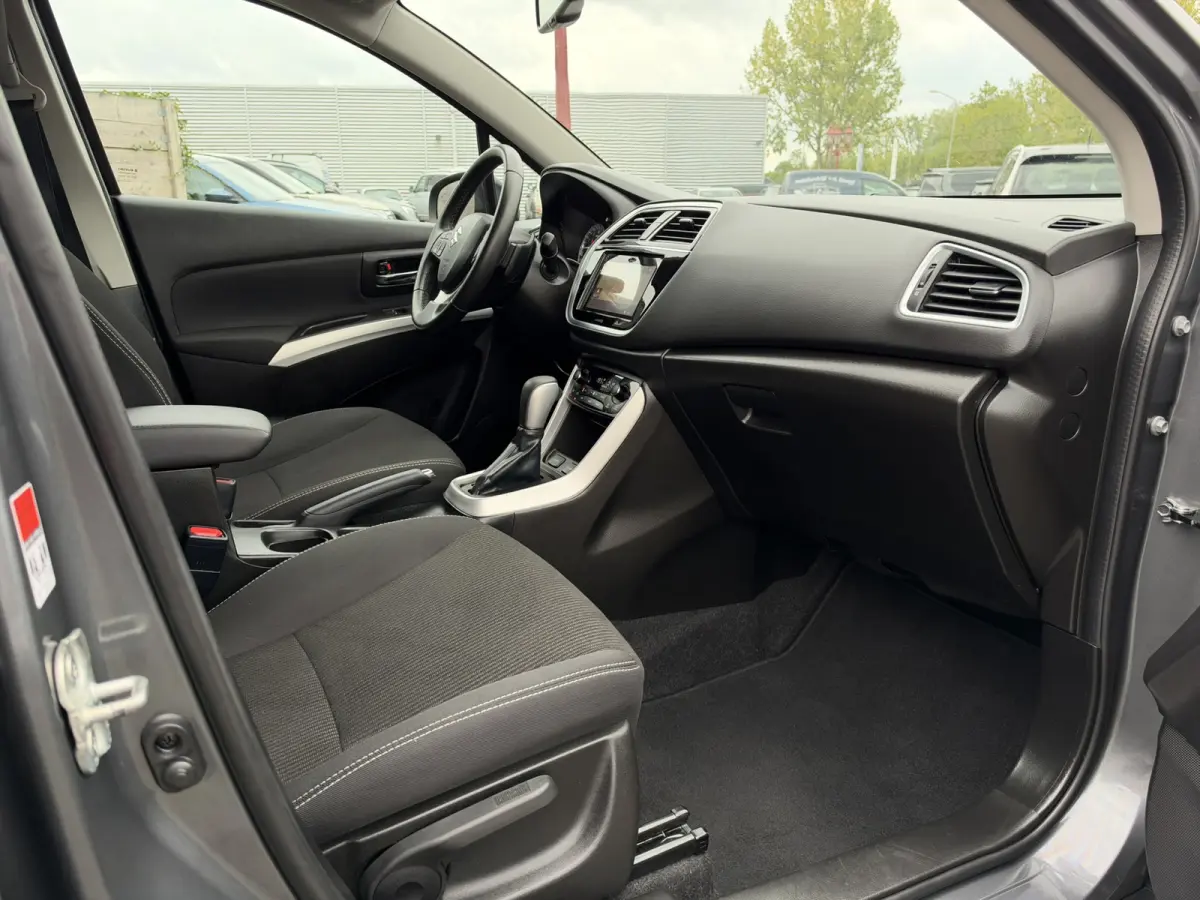 1.0 Boosterjet Select | Automaat | Navigatie | Camera