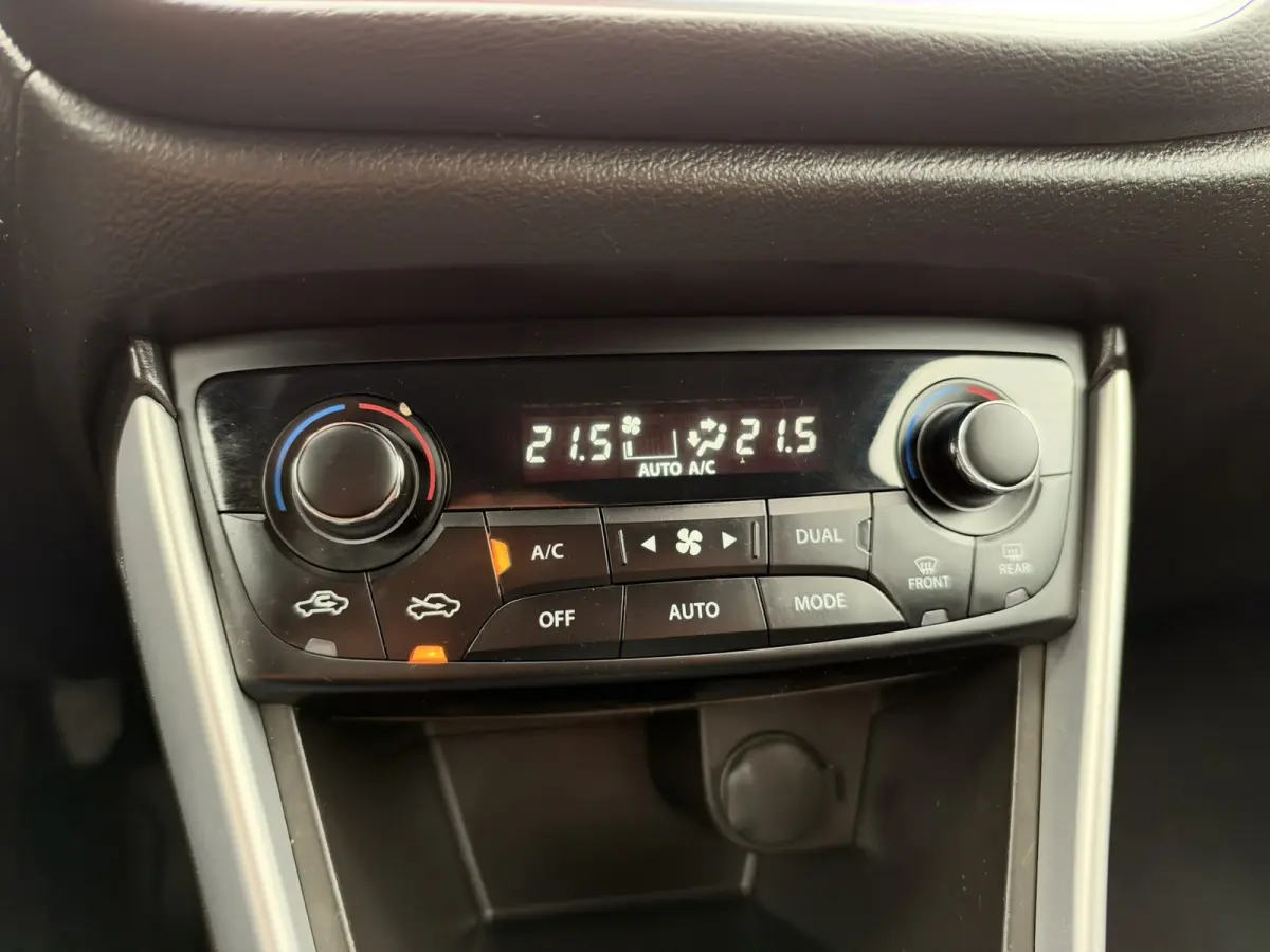 1.0 Boosterjet Select | Automaat | Navigatie | Camera