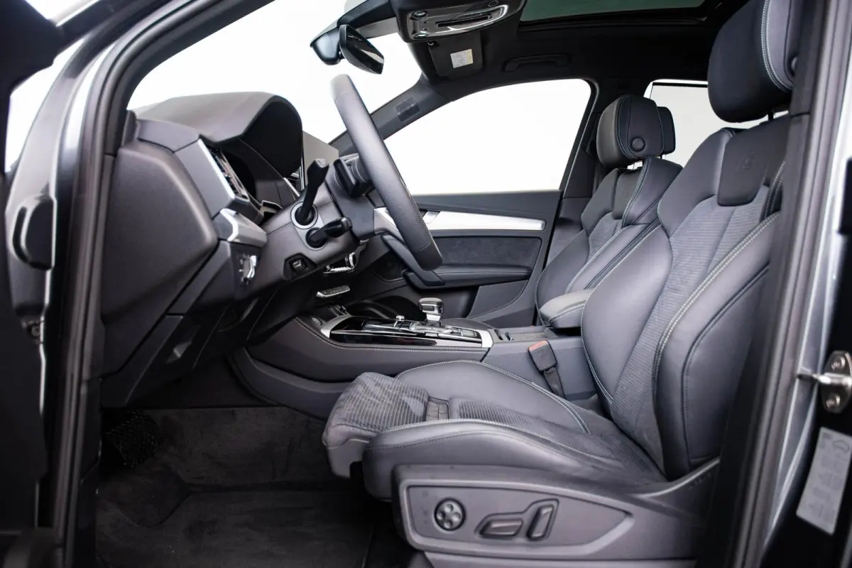 55 TFSI e S edition Competition Panoramadak - Adaptieve Cruise Control - B&O - Head up - Adaptive air suspension  - Achterklep automatisch - Achterbank plus - Elektrisch verstelbare/verwarmd
