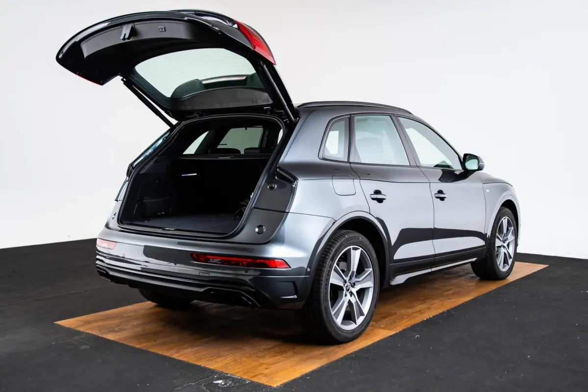 55 TFSI e S edition Competition Panoramadak - Adaptieve Cruise Control - B&O - Head up - Adaptive air suspension  - Achterklep automatisch - Achterbank plus - Elektrisch verstelbare/verwarmd