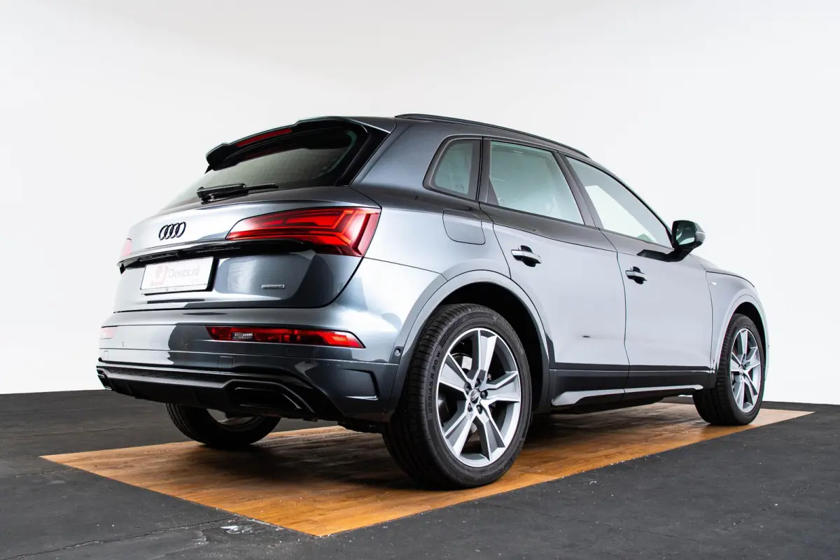 55 TFSI e S edition Competition Panoramadak - Adaptieve Cruise Control - B&O - Head up - Adaptive air suspension  - Achterklep automatisch - Achterbank plus - Elektrisch verstelbare/verwarmd