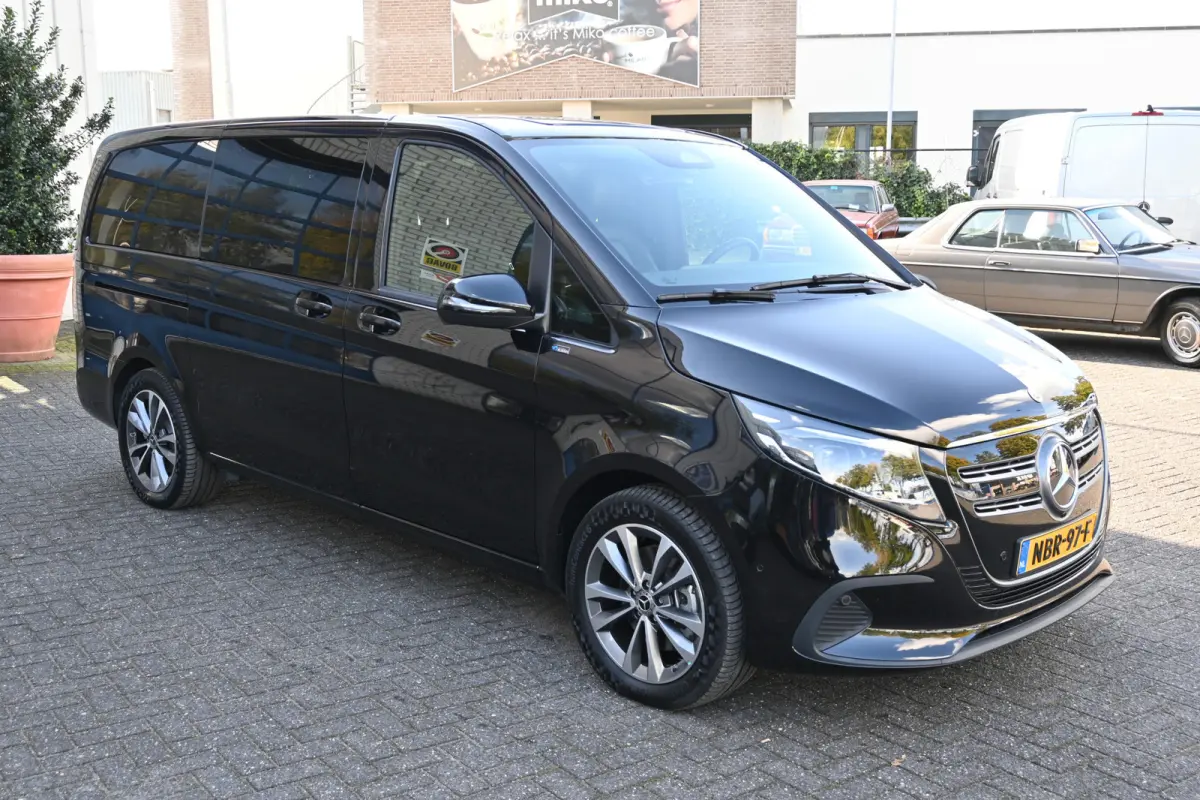 300 L2 Avantgarde 90 kWh Excl BTW, Luchtvering, Distronic