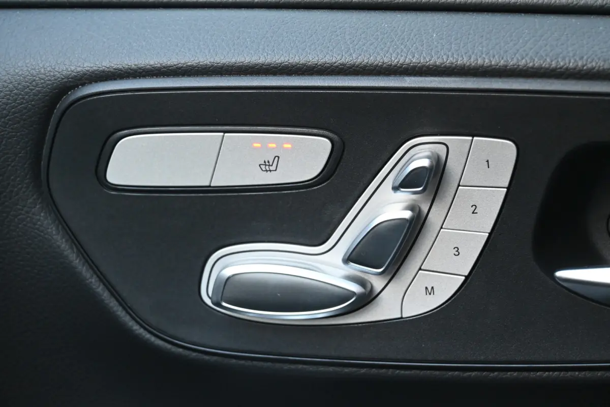300 L2 Avantgarde 90 kWh Excl BTW, Luchtvering, Distronic