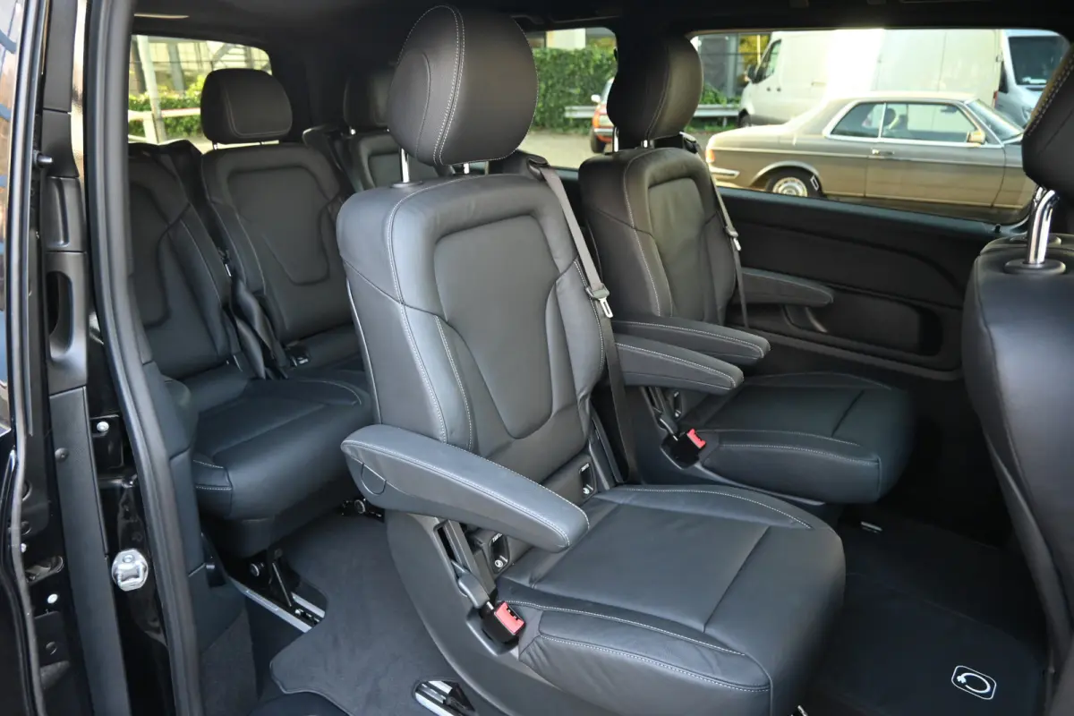 300 L2 Avantgarde 90 kWh Excl BTW, Luchtvering, Distronic