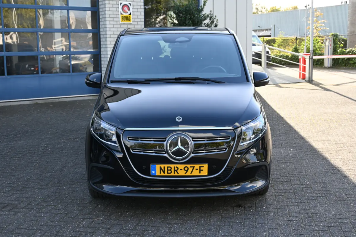 300 L2 Avantgarde 90 kWh Excl BTW, Luchtvering, Distronic