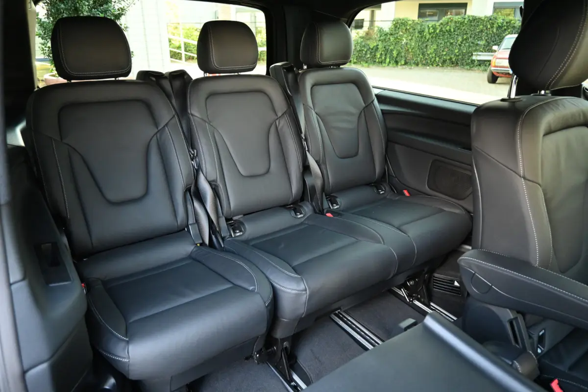 300 L2 Avantgarde 90 kWh Excl BTW, Luchtvering, Distronic