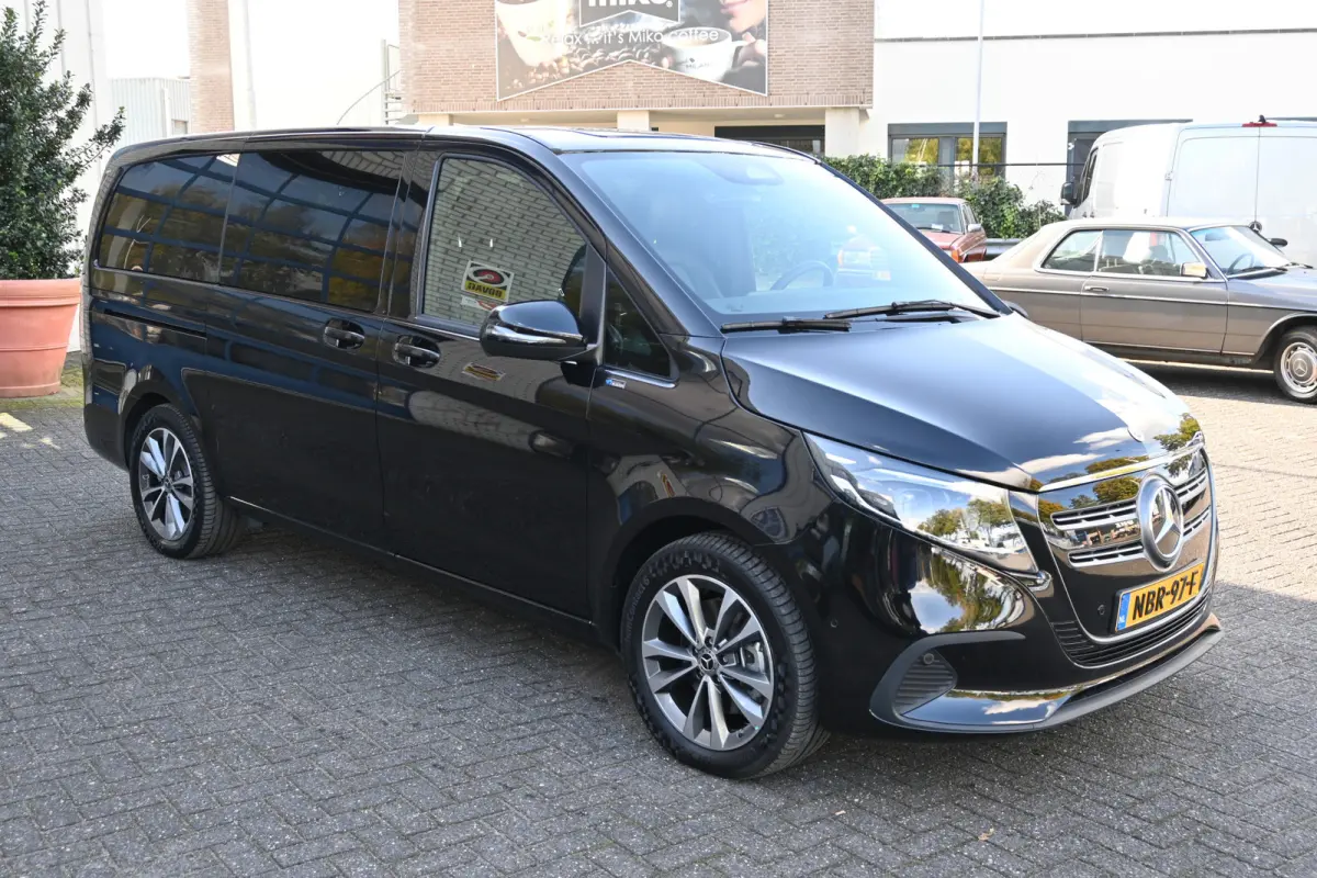 300 L2 Avantgarde 90 kWh Incl BTW, Luchtvering, Distronic