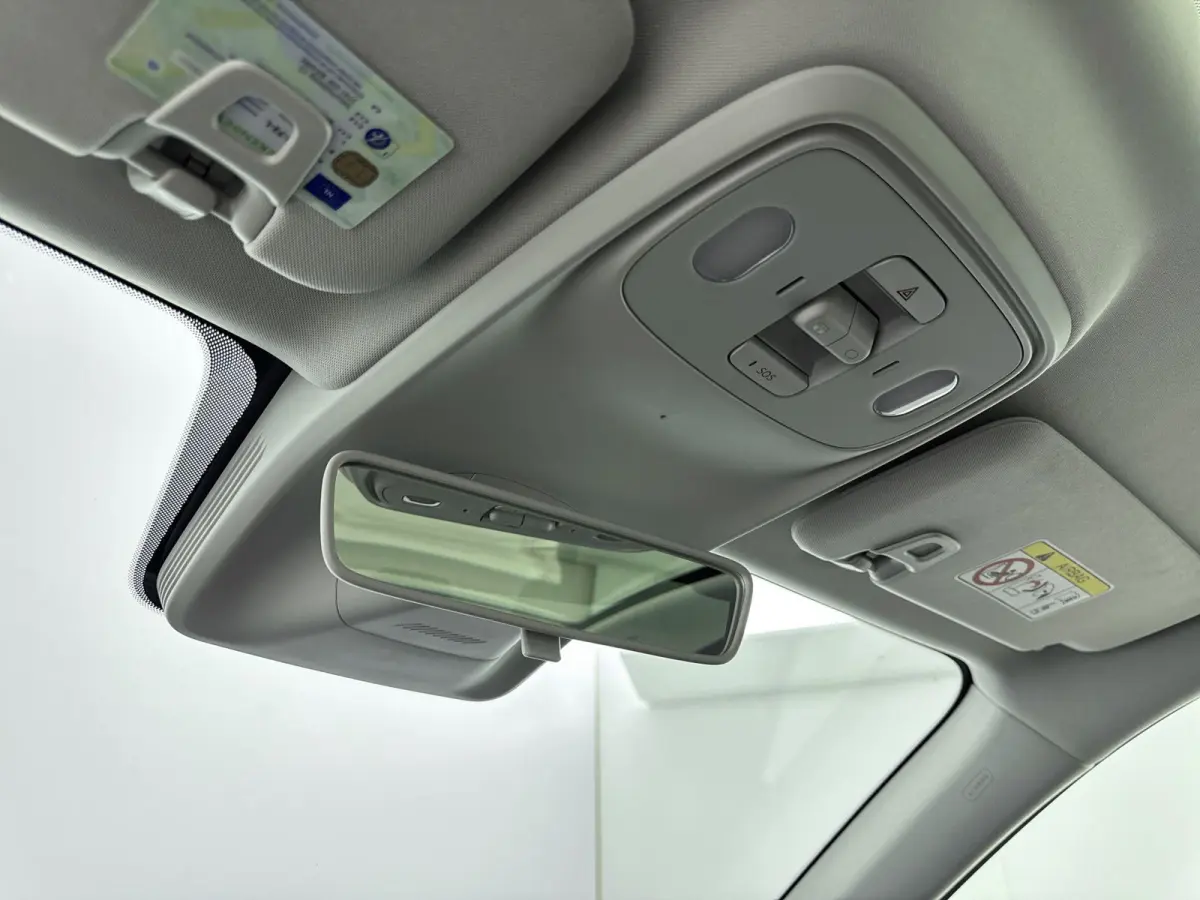 Design 69.9 kWh 218pk | 420km WLTP Actieradius | Navigatie | Panoramadak | 360° Camera | Stoel- en stuurverwarming | Lederen elektrisch verstelbare en geventileerde stoelen | Elektrische ac
