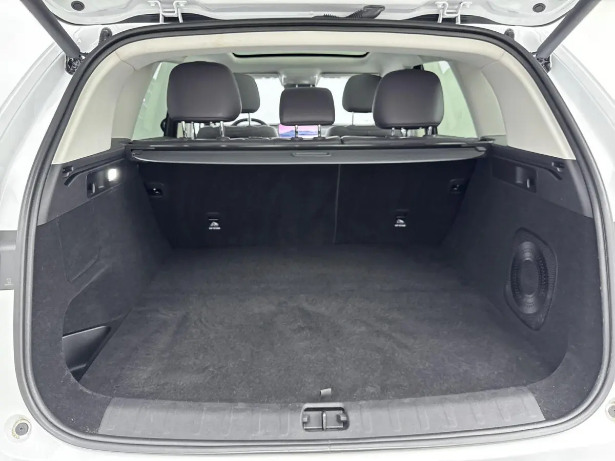 Design 69.9 kWh 218pk | 420km WLTP Actieradius | Navigatie | Panoramadak | 360° Camera | Stoel- en stuurverwarming | Lederen elektrisch verstelbare en geventileerde stoelen | Elektrische ac