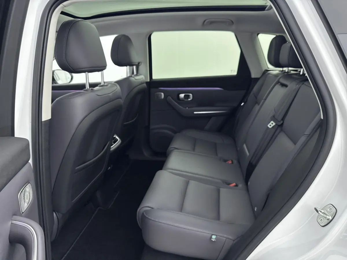 Design 69.9 kWh 218pk | 420km WLTP Actieradius | Navigatie | Panoramadak | 360° Camera | Stoel- en stuurverwarming | Lederen elektrisch verstelbare en geventileerde stoelen | Elektrische ac