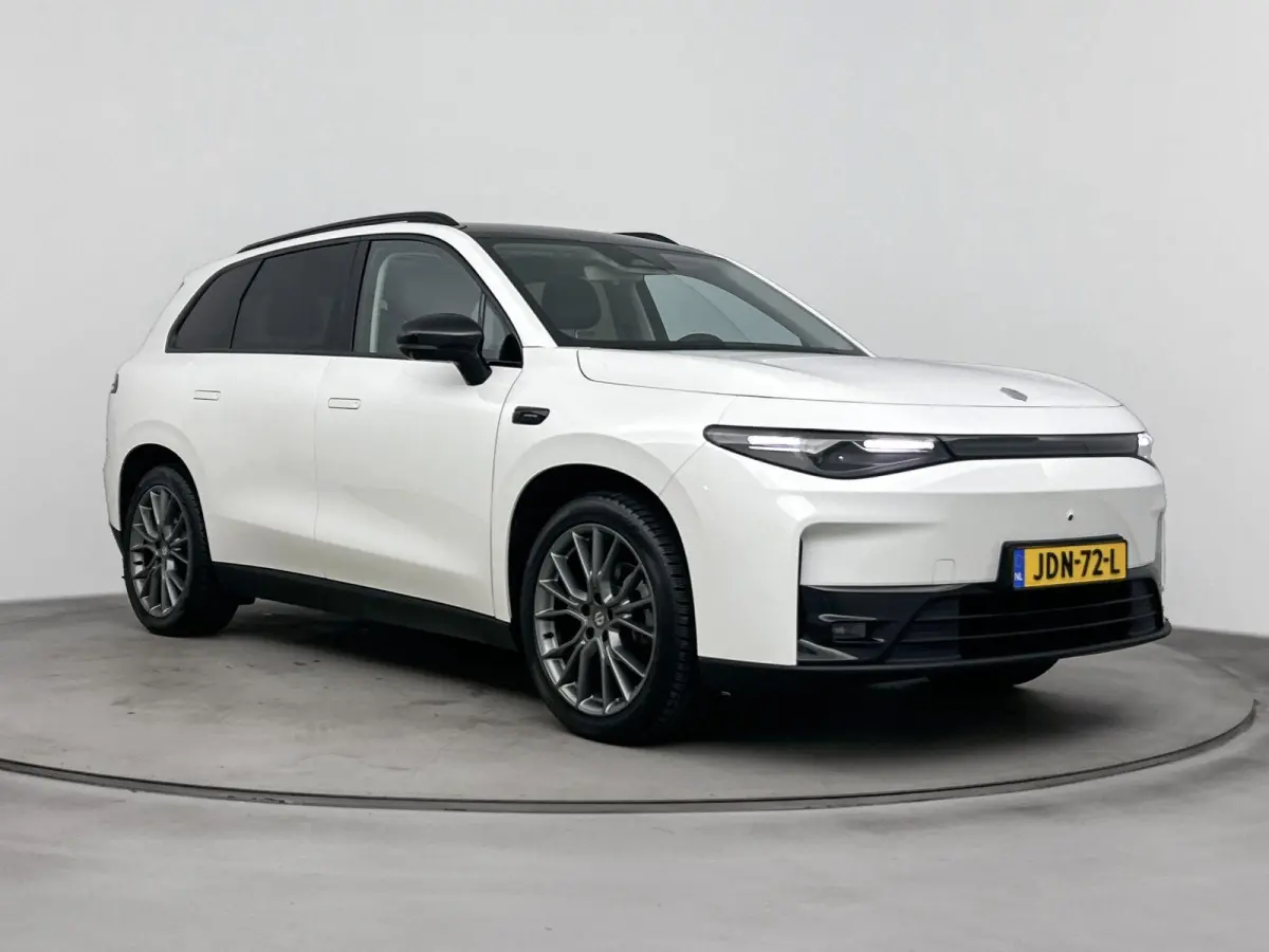 Design 69.9 kWh 218pk | 420km WLTP Actieradius | Navigatie | Panoramadak | 360° Camera | Stoel- en stuurverwarming | Lederen elektrisch verstelbare en geventileerde stoelen | Elektrische ac