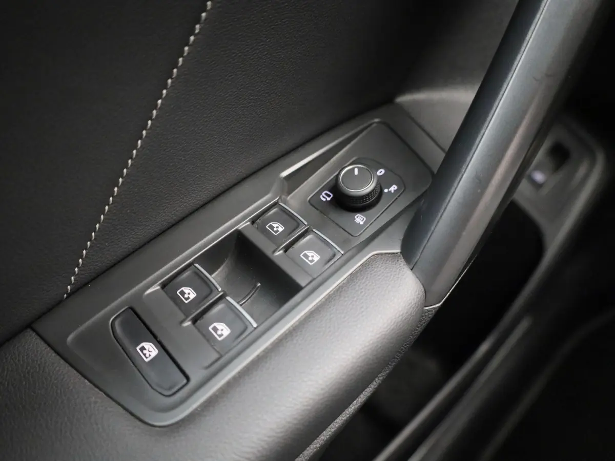 2.0 TSI 4Motion Highline 7p. | Automaat | Apple Carplay / Android Auto | Panoramadak | Head-up Display | Stoelverwarming / Stoelventilatie | Achteruitrijcamera | Parkeersensoren | Trekhaak |