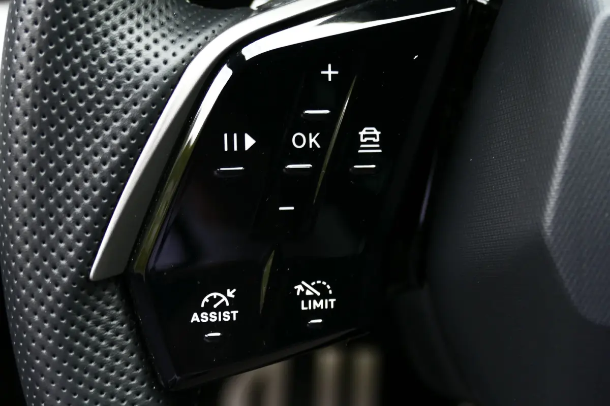 73KWH 210PK 7-ZITS GT AVANTAGE / CAMERA V+A / STOEL-STUURVERWARMING / 100% SOH / 8 JAAR GARANTIE / ELEKTR.ACHTERKLEP / FULL-LED / KEYLESS / NAV / CLIMA / PDC / BLUETOOTH / ADAPT. CRUISECONTR