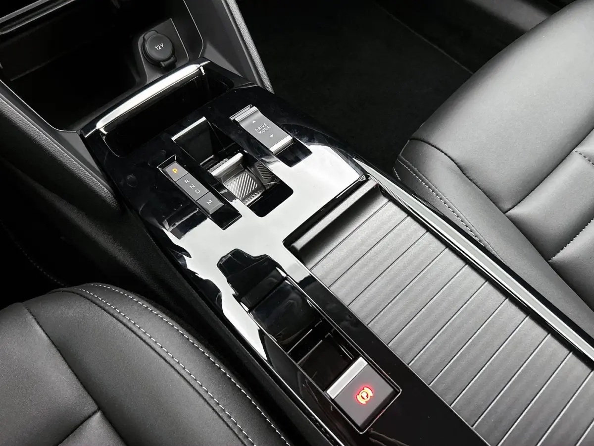 Max Hybrid 145pk Automaat | ACCU 98% |Lage kilometerstand! | Navigatie | 360° Camera | Climate control | Adaptieve Cruise control | Parkeersensoren v+a | Head-up display | Keyless | Dodehoe