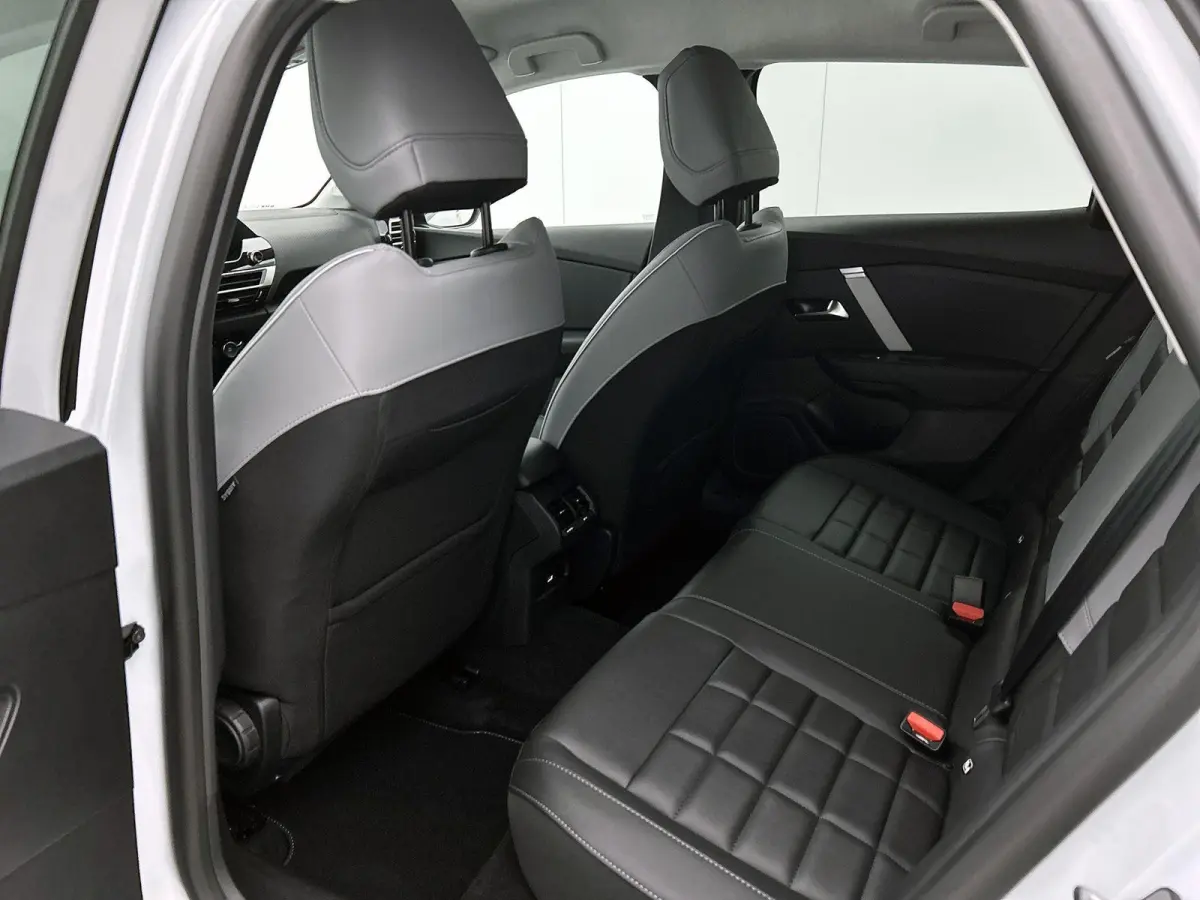 Max Hybrid 145pk Automaat | ACCU 98% |Lage kilometerstand! | Navigatie | 360° Camera | Climate control | Adaptieve Cruise control | Parkeersensoren v+a | Head-up display | Keyless | Dodehoe