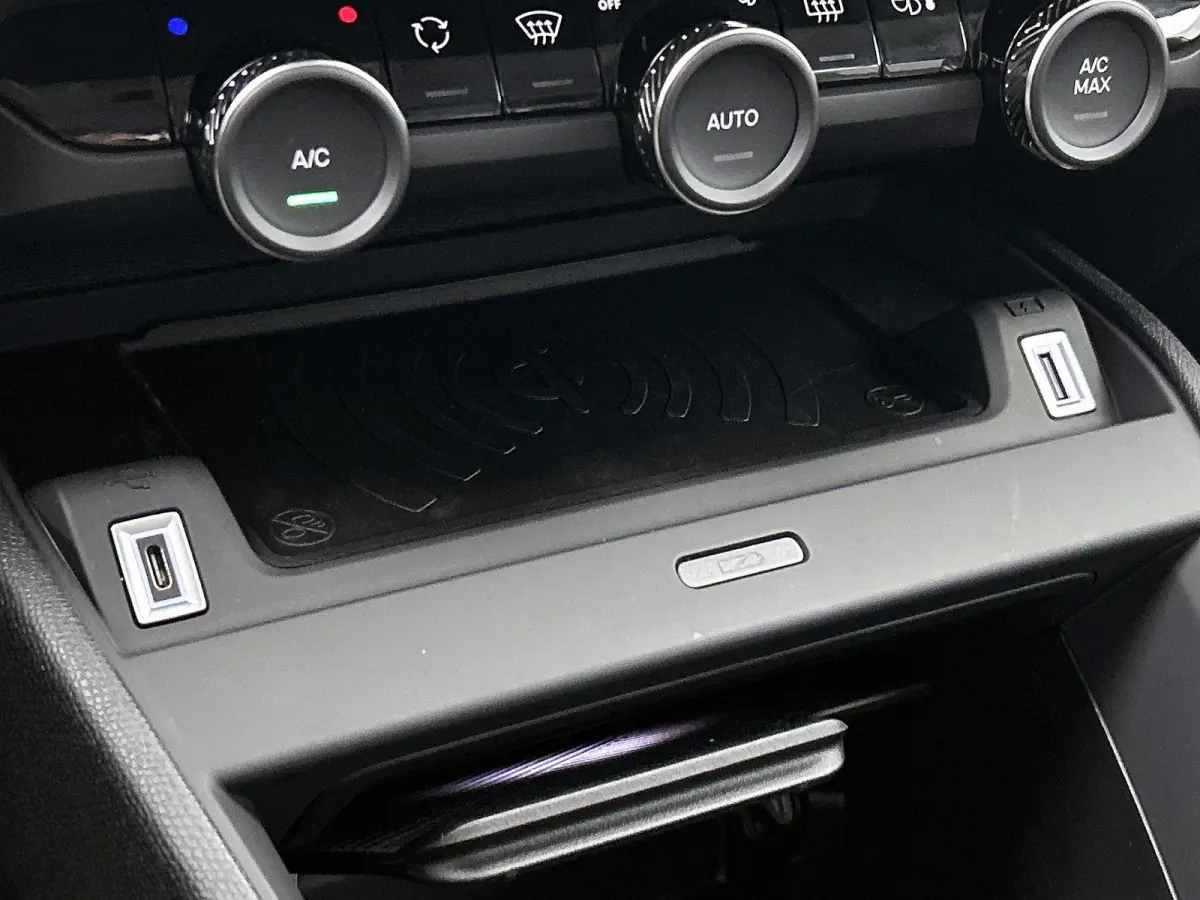 Max Hybrid 145pk Automaat | ACCU 98% |Lage kilometerstand! | Navigatie | 360° Camera | Climate control | Adaptieve Cruise control | Parkeersensoren v+a | Head-up display | Keyless | Dodehoe