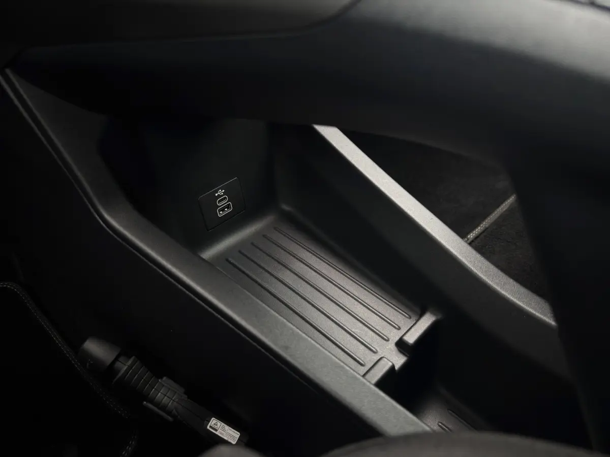 44 kWh 168pk | Apple Carplay | Camera | Stoelverwarming | Org. NL | Cruise Control