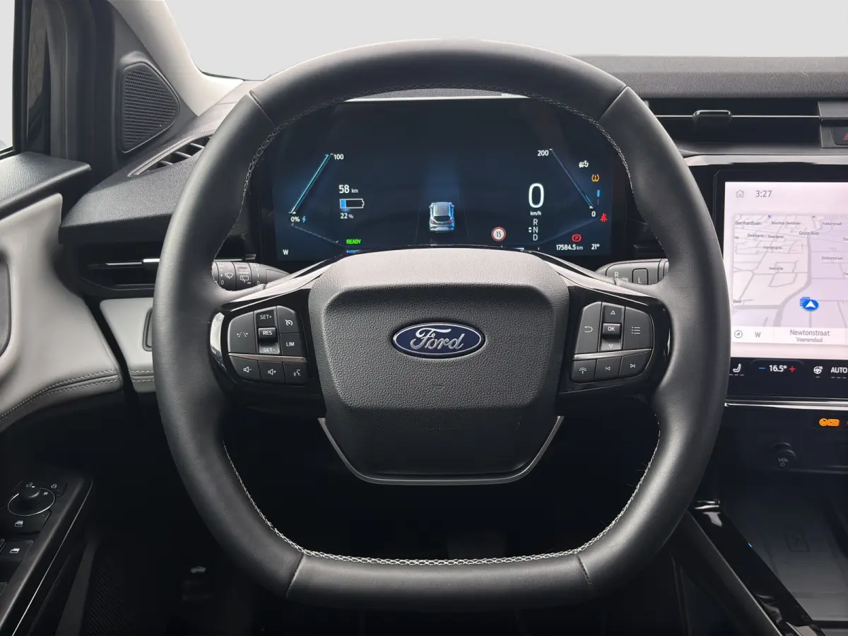 44 kWh 168pk | Apple Carplay | Camera | Stoelverwarming | Org. NL | Cruise Control