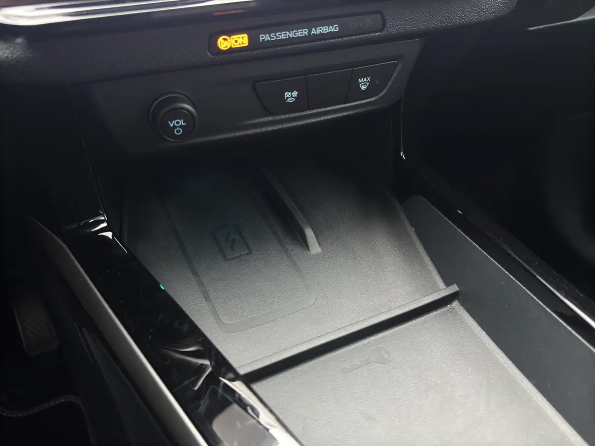 44 kWh 168pk | Apple Carplay | Camera | Stoelverwarming | Org. NL | Cruise Control