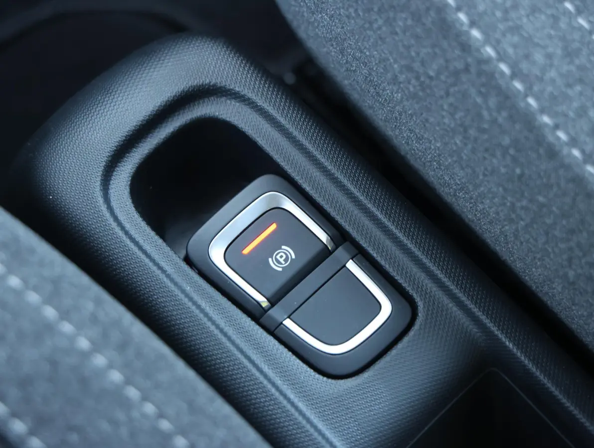 Design 37.3 kWh 95pk | 265km WLTP Actieradius | Navigatie | Panoramadak | Achteruitrijcamera | Adaptieve Cruise Control | Climate Control | Parkeersensoren | Bluetooth | Keyless start | Voll