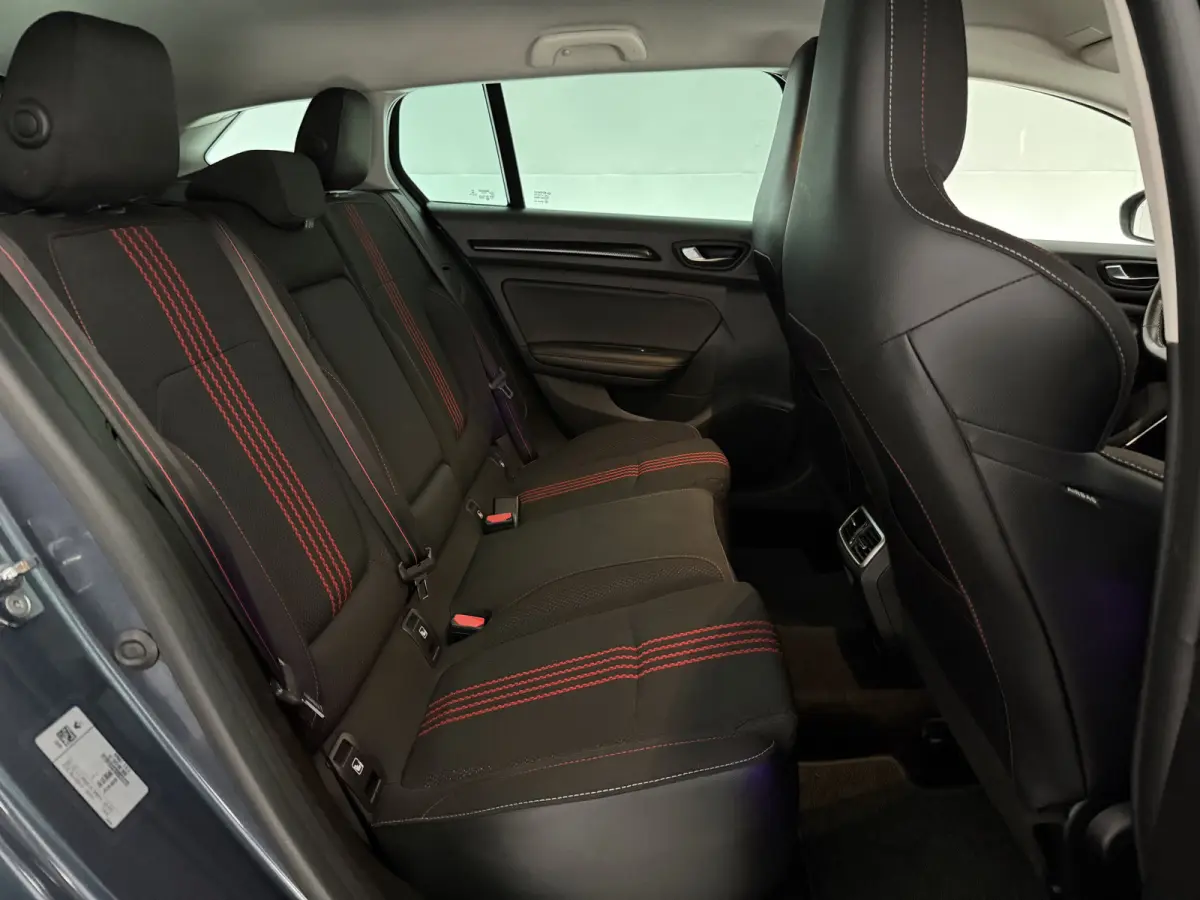 1.3 TCe 160PK R.S. Line | Camera | Bose | Virtual | Trekhaak | Carplay | Sfeer | Cruise | LED | Navi | NAP